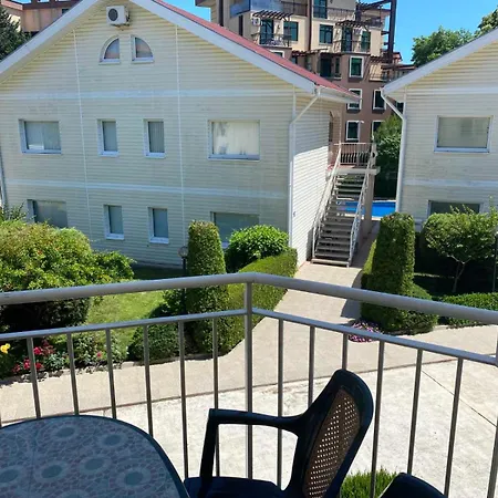 Lovely 3 Bedroom Flat - Ravda Sun Sea 2 *